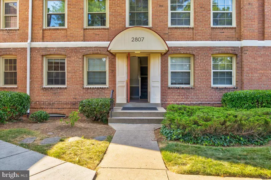 2807 ARLINGTON BLVD #301, Arlington, VA 22201