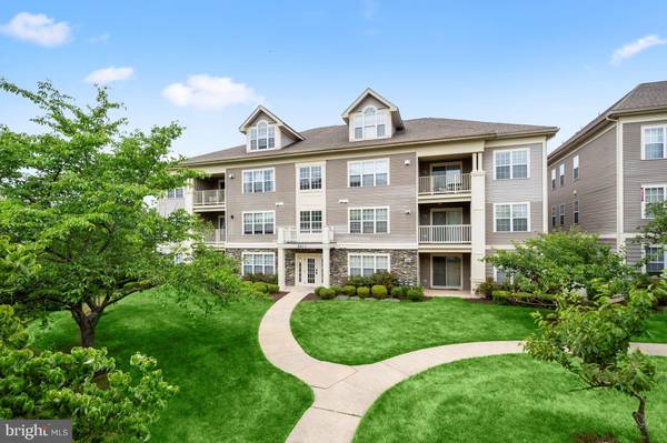 8813 STONE RIDGE CIR #302, Pikesville, MD 21208