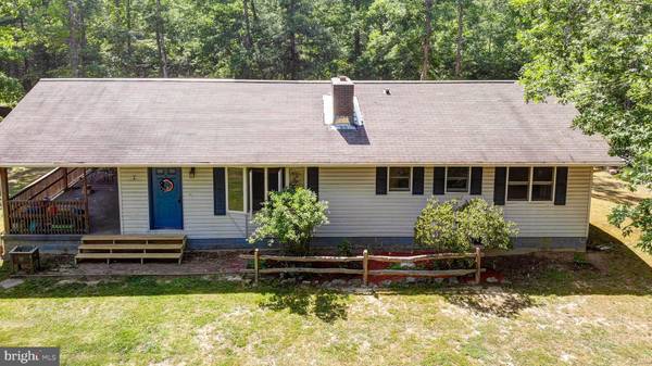 4075 LAKE FERNDALE DR, Levels, WV 25431