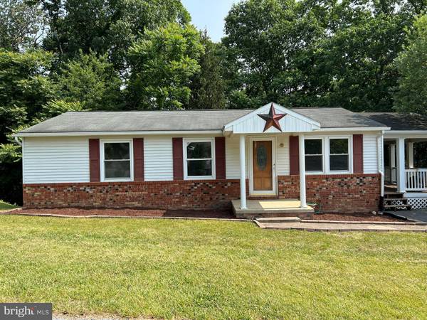 12001 MCKINLEY DR, Hancock, MD 21750