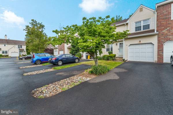 24 REVERE COURT, Ewing, NJ 08628