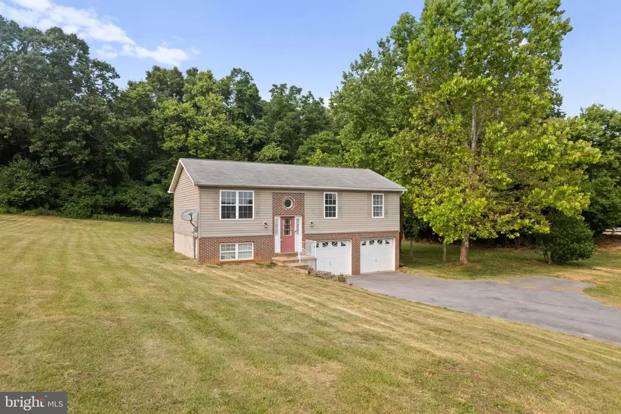 417 CANTERBURY DR, Martinsburg, WV 25403