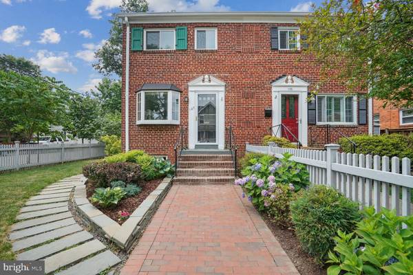 127 E GLENDALE AVE, Alexandria, VA 22301