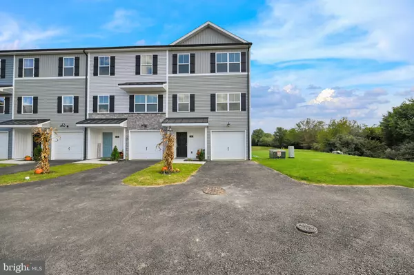 9 LANDING PL, York, PA 17408