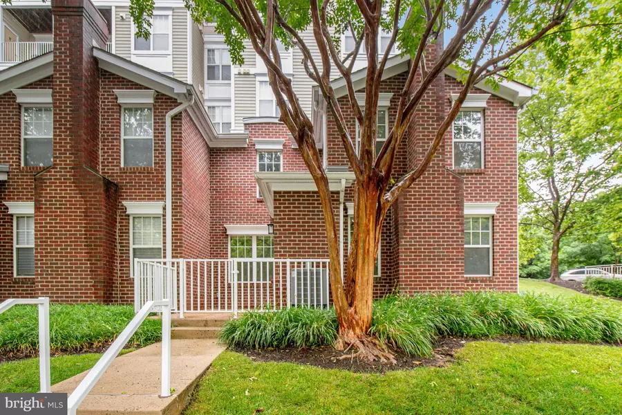 1641 INTERNATIONAL DR #TH-27, Mclean, VA 22102