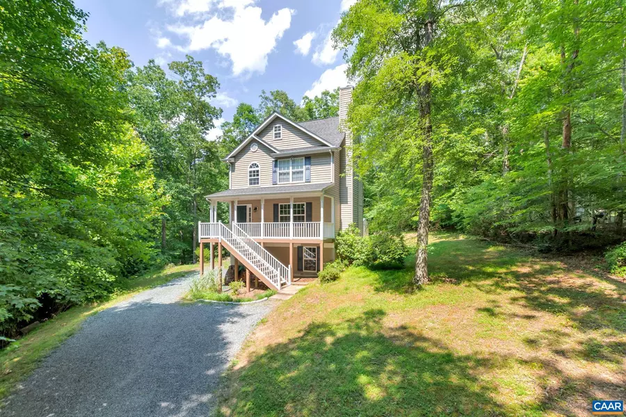 2 RIVERSIDE DR, Palmyra, VA 22963