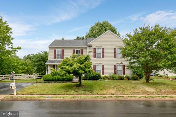 35912 CARRIAGE HILL DR, Round Hill, VA 20141