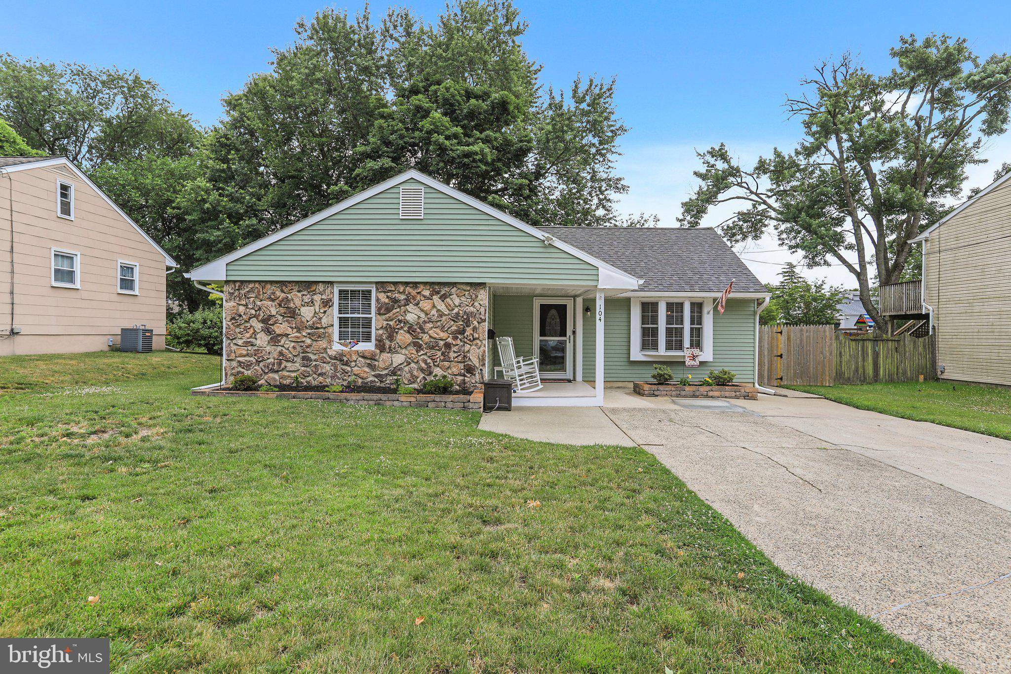 104 COOPER AVE, Stratford, NJ 08084