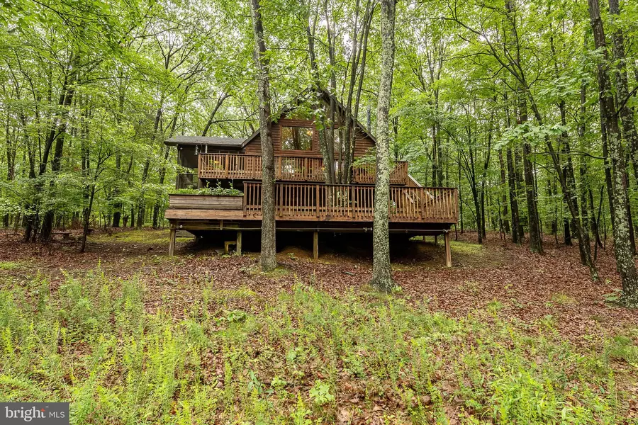 359 HICKORY HOLLOW RD, Berkeley Springs, WV 25411