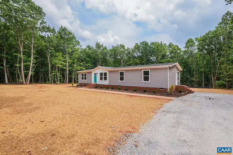 4743 SHANNON HILL RD, Columbia, VA 23083