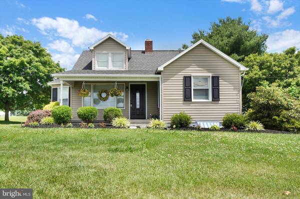 177 W MAIN ST, Fawn Grove, PA 17321