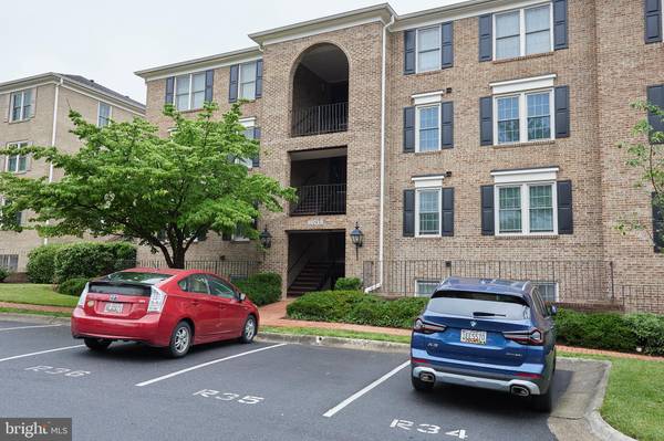 10719 KINGS RIDING WAY #202, Rockville, MD 20852