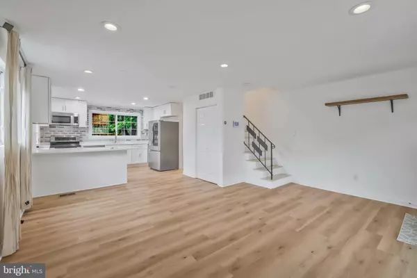 Arlington, VA 22204,842 S DINWIDDIE ST