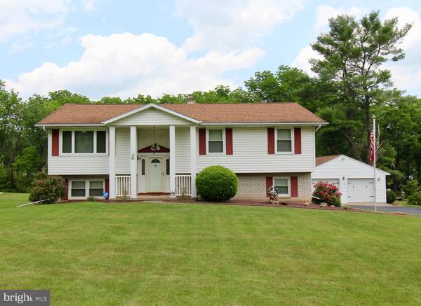 2523 BLACK RIVER RD, Bethlehem, PA 18015