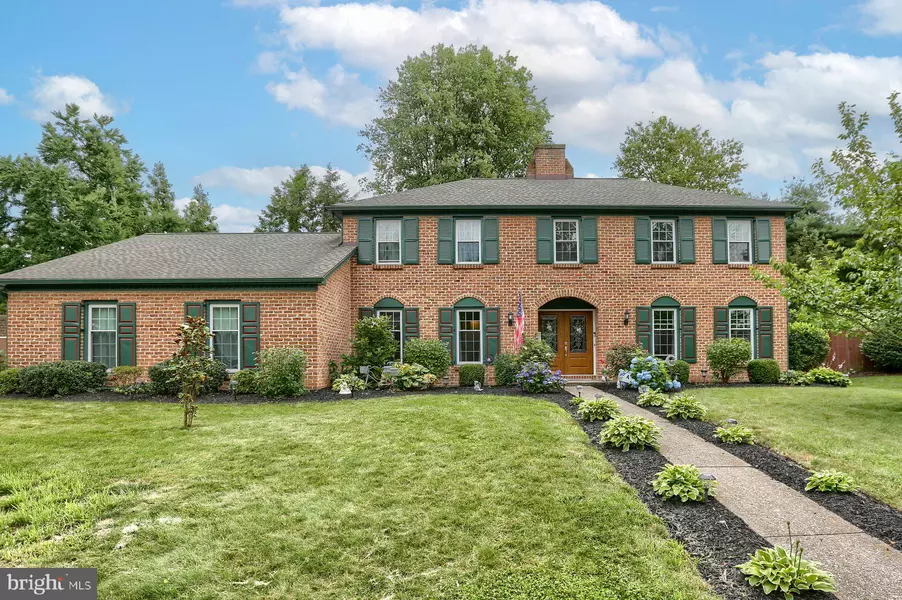 483 WOODCREST DR, Mechanicsburg, PA 17050