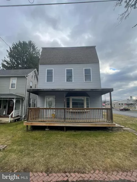 42 E POTTSVILLE ST, Pine Grove, PA 17963