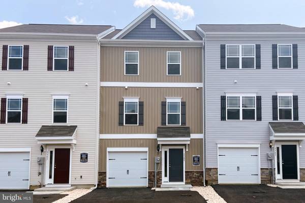 3385 LANDMARK COURT, Chambersburg, PA 17201