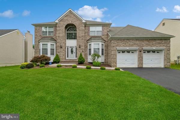 5 VAN GOGH DR, East Windsor, NJ 08520