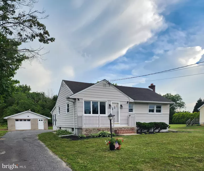 2831 E OAK RD, Vineland, NJ 08360