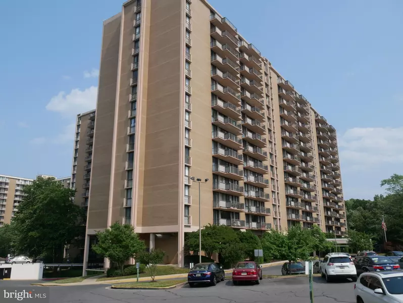 6100 WESTCHESTER PARK DR #802, College Park, MD 20740