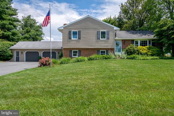 37 SEGO SAGO RD, Manheim, PA 17545