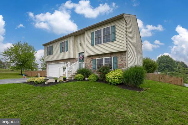 10 JENNY LN, Elizabethtown, PA 17022