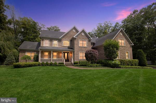 2 MAJESTIC WOODS DR, Monroe Twp, NJ 08831