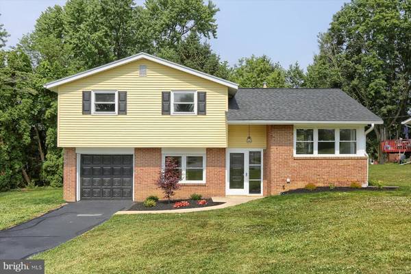 38 QUAKER HILLS RD, Lancaster, PA 17603