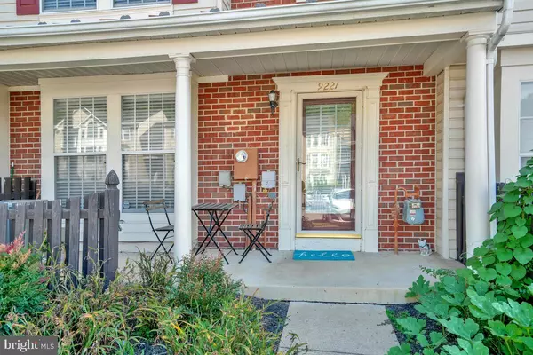 Lorton, VA 22079,9221 CARDINAL FOREST LN #32