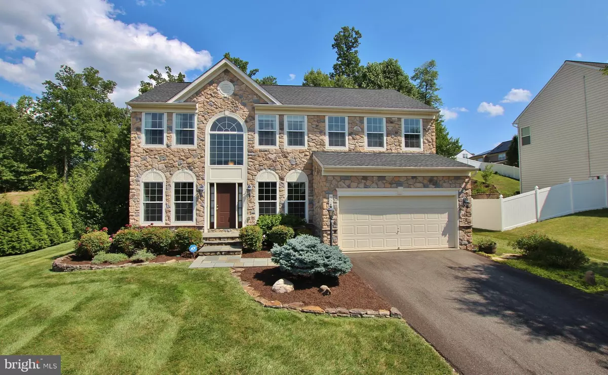 Triangle, VA 22172,3208 LOST POND CT