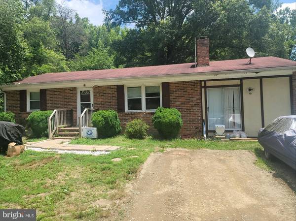 10 HOLLYWOOD FARM RD, Fredericksburg, VA 22405