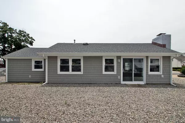 Forked River, NJ 08731,805 LEEWARD DR