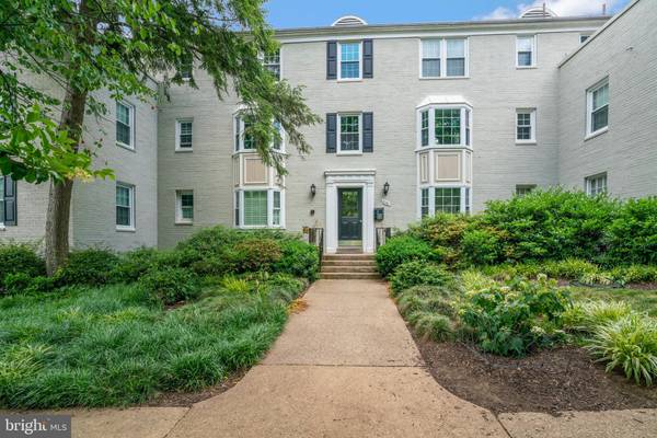 806 S ARLINGTON MILL DR #301, Arlington, VA 22204