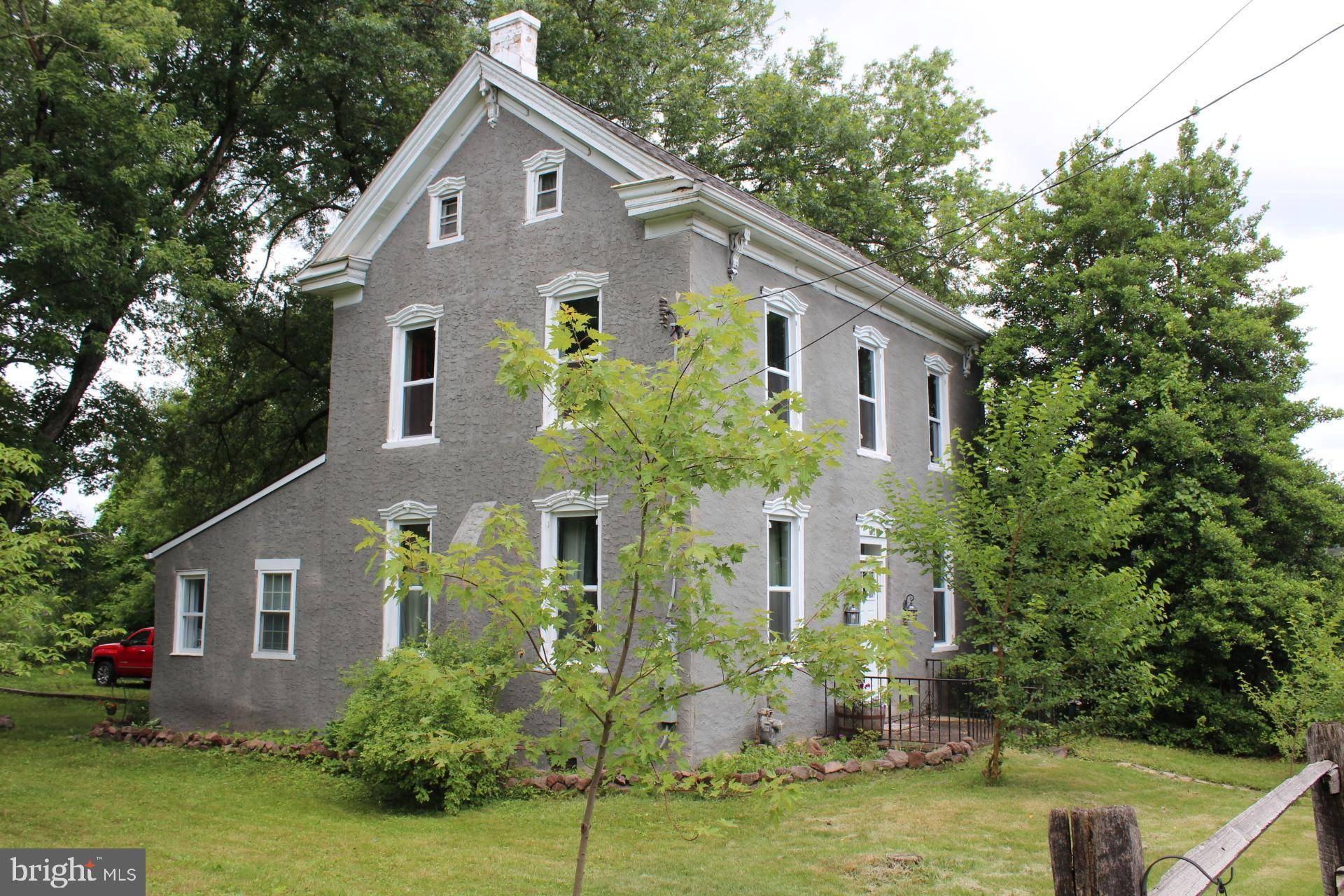 1221 N GRAVEL PIKE, Zieglerville, PA 19492