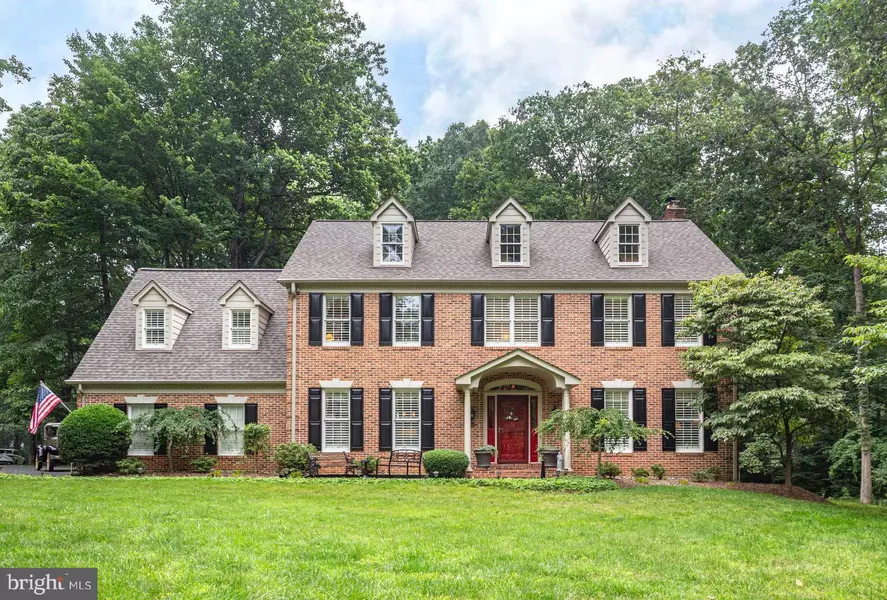 6698 COLONNADES DR, Warrenton, VA 20187