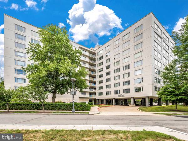 2475 VIRGINIA AVE NW #805, Washington, DC 20037