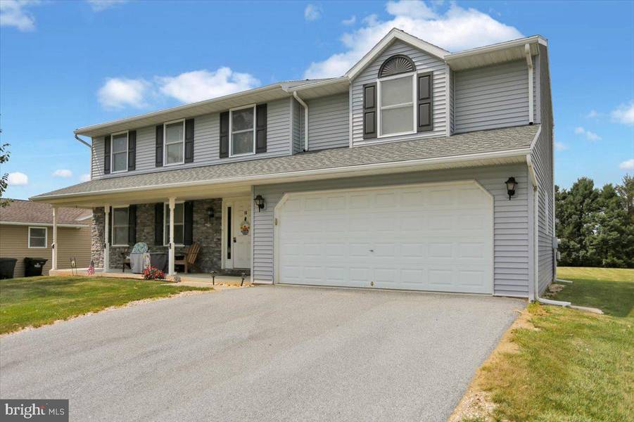 16 MEADOW DR, Newmanstown, PA 17073