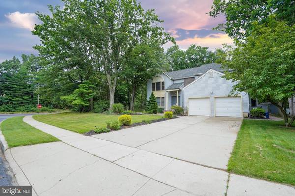 2 BERKSHIRE DR, Voorhees, NJ 08043