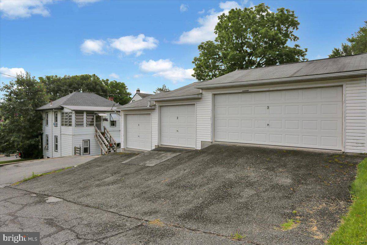 218 N CHURCH ST, Mohnton, PA 19540