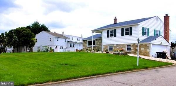 Huntingdon Valley, PA 19006,2429 STEVEN RD