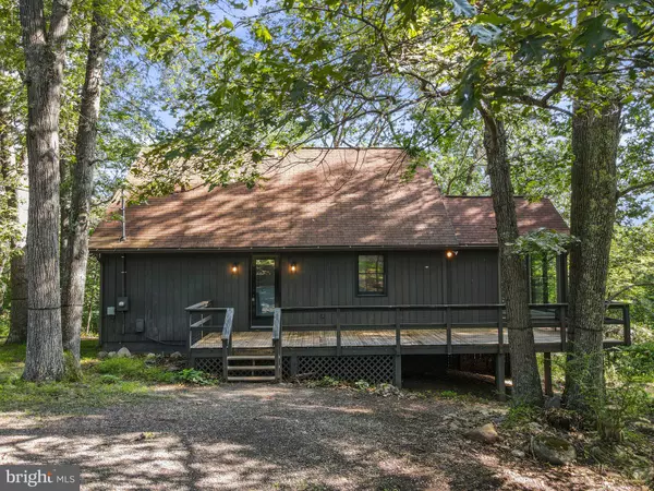 Great Cacapon, WV 25422,227 AMBERWOOD RD