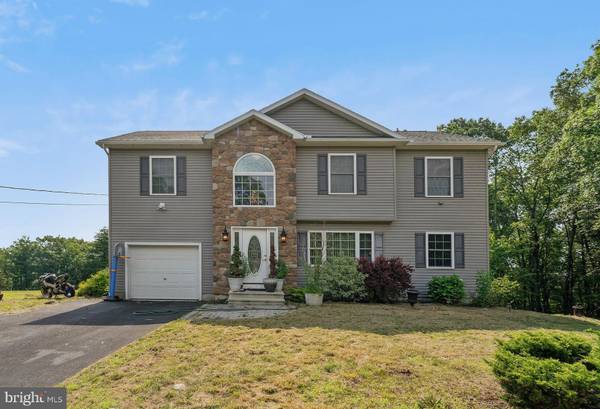 483 BERNADINE DR, Stroudsburg, PA 18360