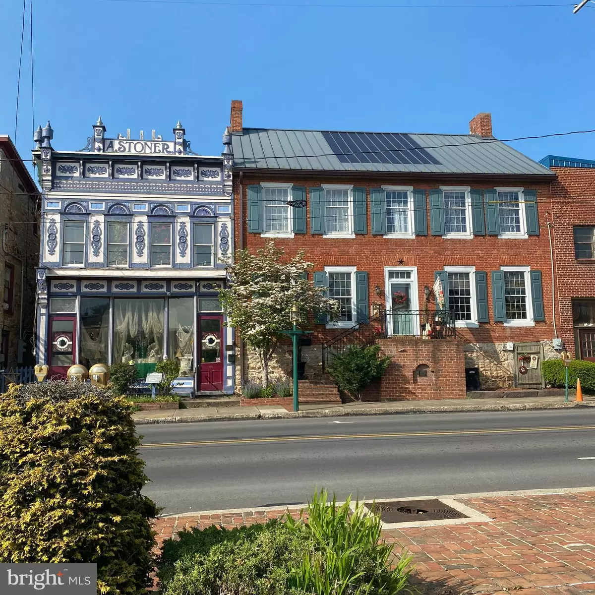 Mc Connellsburg, PA 17233,108 110 LINCOLN WAY W