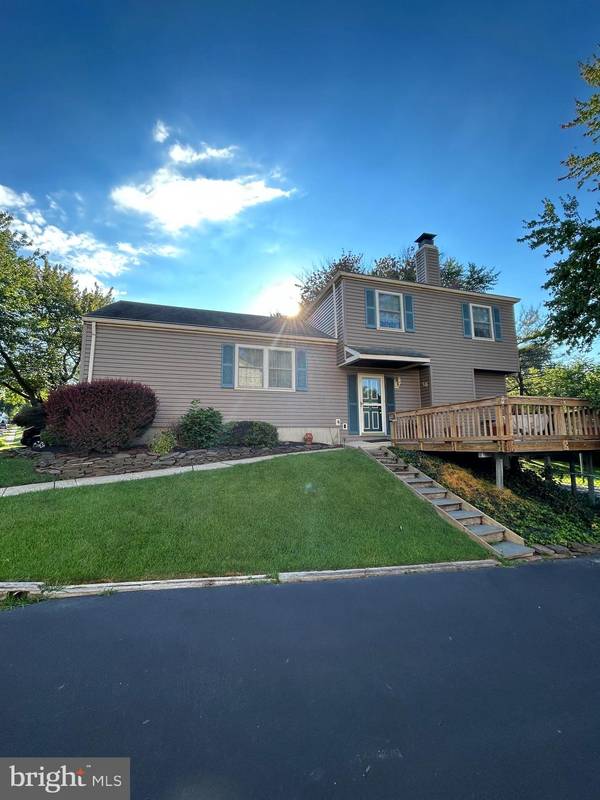 58 SAINT DAVIDS RD, Springfield, PA 19064