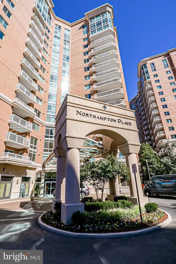 3101 N HAMPTON DR #204, Alexandria, VA 22302