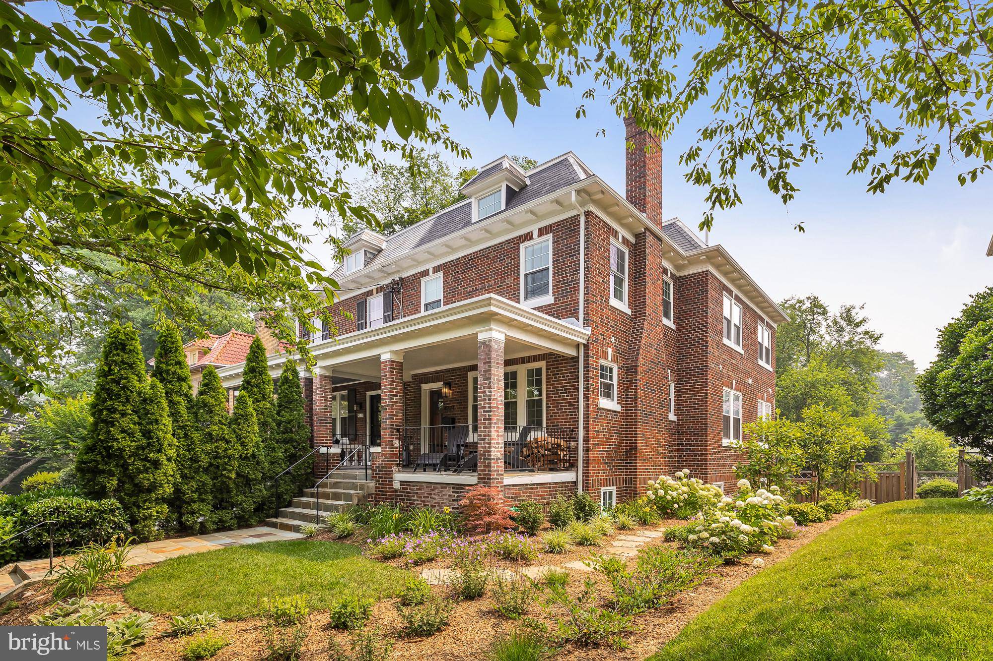 4221 37TH ST NW, Washington, DC 20008