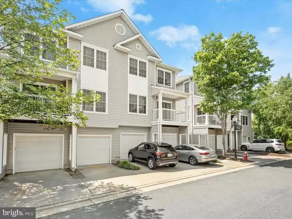 4556 SUPERIOR SQ, Fairfax, VA 22033