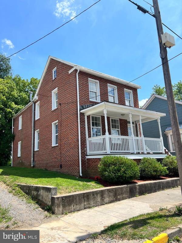 104 S HIGH ST, Martinsburg, WV 25404