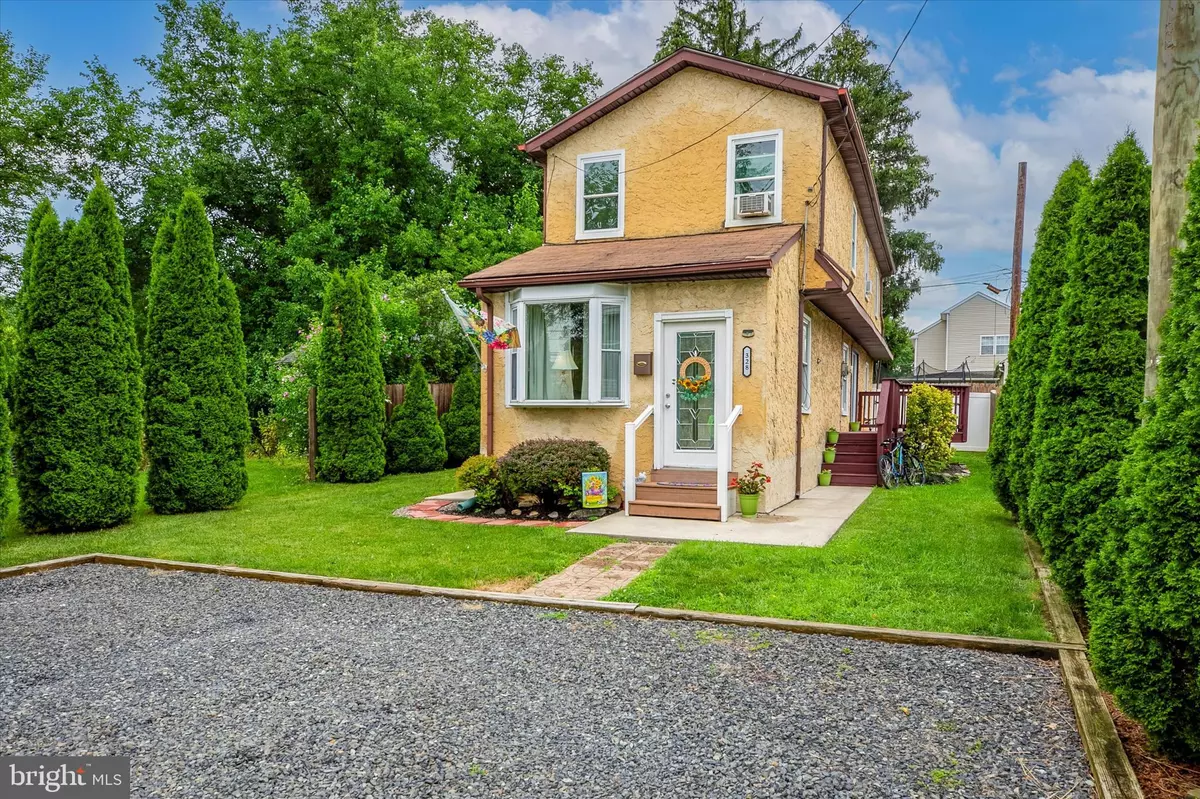 Conshohocken, PA 19428,328 E NORTH LN