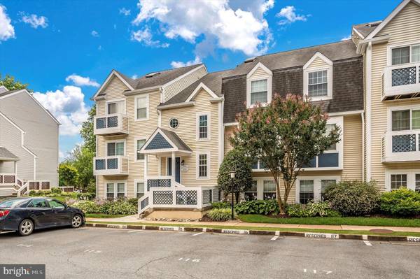 12948-A GRAYS POINTE RD #12948A, Fairfax, VA 22033